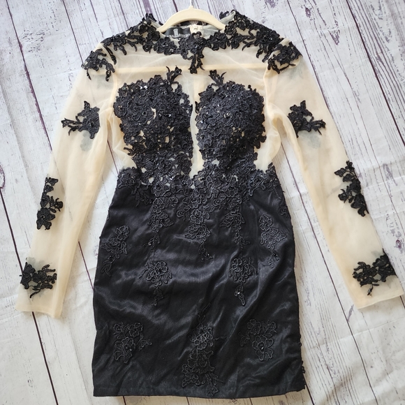 SALE/ GORGEOUS DESIGNER Ivana Ruzzo EVENING Mini Dress - Picture 1 of 15